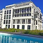 Philine - Penthouse 28 Mit Panoramablick, Pool, & Kamin