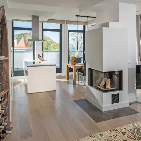 Philine - Penthouse 28 Mit Panoramablick, Pool, & Kamin