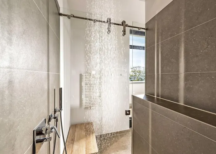 Philine - Penthouse 28 Mit Panoramablick, Pool, & Kamin Villa *