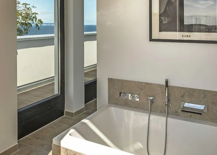 Philine - Penthouse 28 Mit Panoramablick, Pool, & Kamin * Sellin (Rugen)