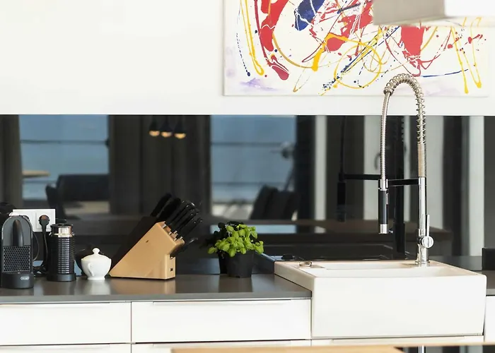 Philine - Penthouse 28 Mit Panoramablick, Pool, & Kamin